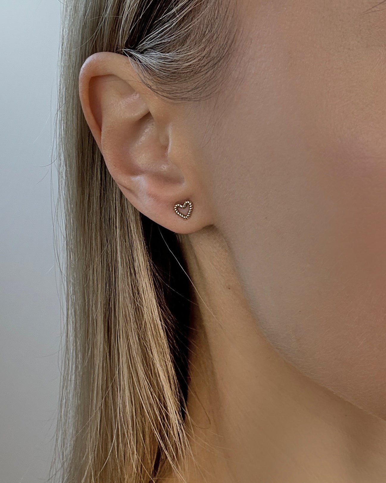 Ribbed Heart Studs