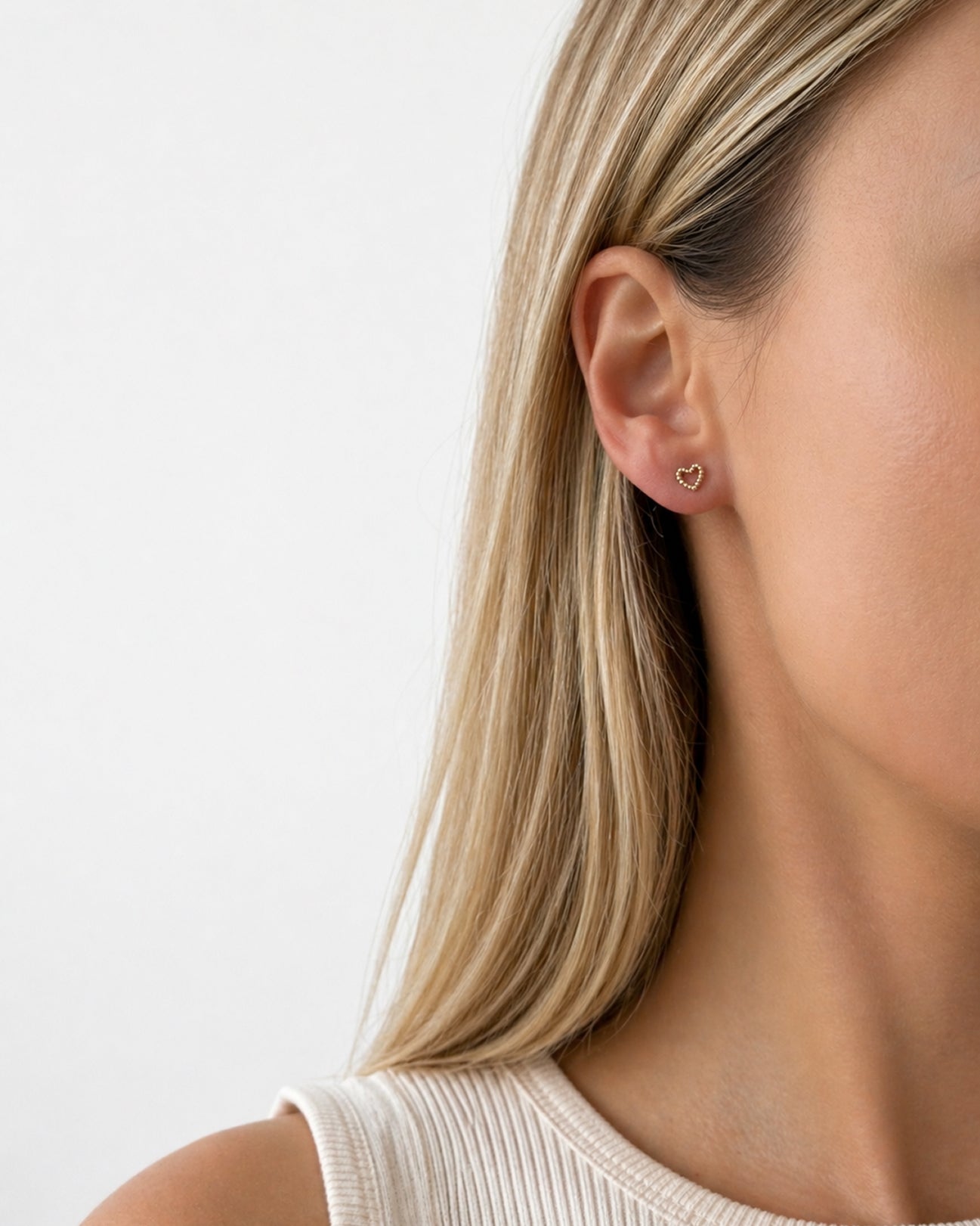 Ribbed Heart Studs